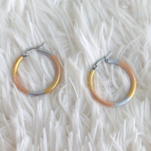 Three Tone Earrings Hoops - Picture 2 of 5
